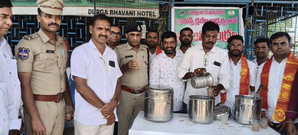 కిసనగర్లో అంబలి పంపిణీ కార్యక్రమం ప్రారంభించిన ఏసిపి