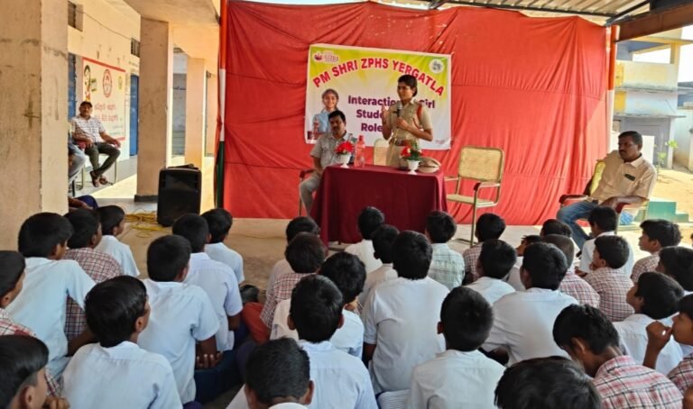 సర్కార్ బడిలోనే తన చదువులు… మెండోరా ఎస్సై సుహాసిని జాదవ్