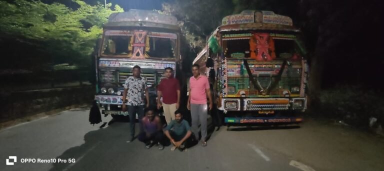 అక్రమ ఇసుక పైన పోలీసులు మెరుపు దాడి