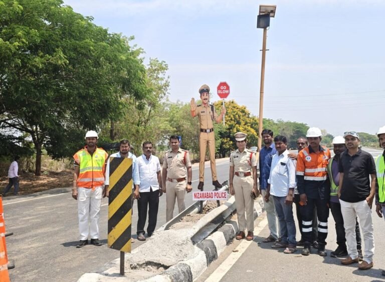 దూదిగాం నేషనల్ హైవే 44 పై అరైవ్-అలైవ్ ప్రోగ్రాం