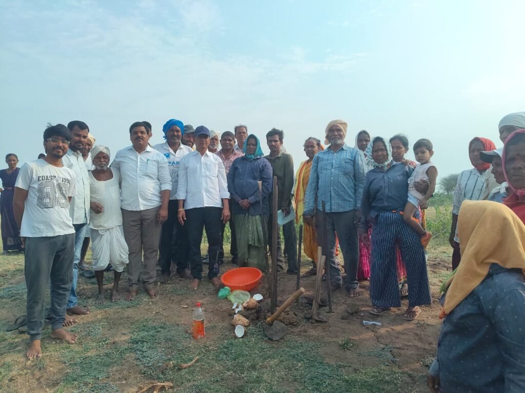 జలాల్ పూర్ లో ఉపాధి హామీ పథకం పనులు ప్రారంభించిన సర్పంచ్