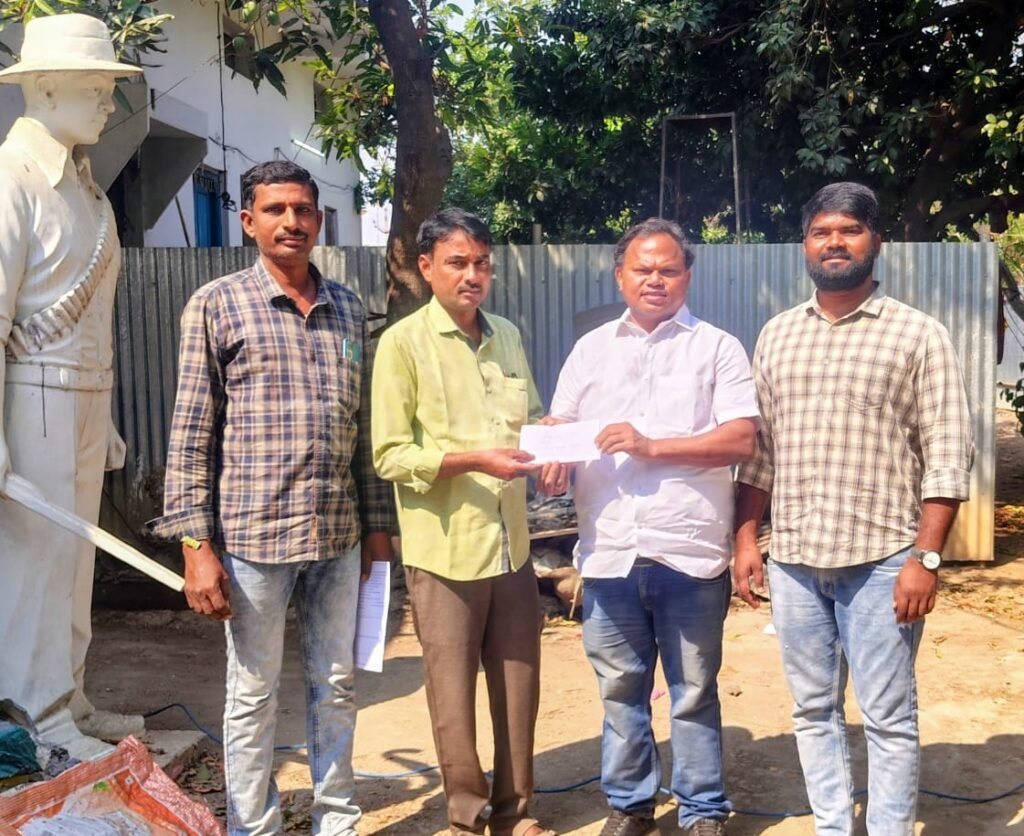 చత్రపతి శివాజీ మహారాజ్ విగ్రహానికి 2లక్షల 25 వేలరూపాయలు విరాళం….