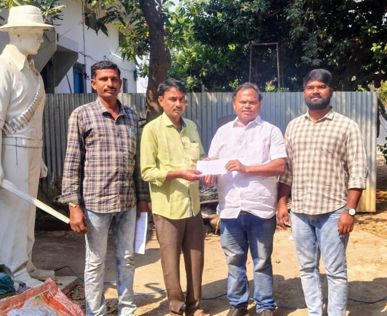 చత్రపతి శివాజీ మహారాజ్ విగ్రహానికి 2లక్షల 25 వేలరూపాయలు విరాళం….
