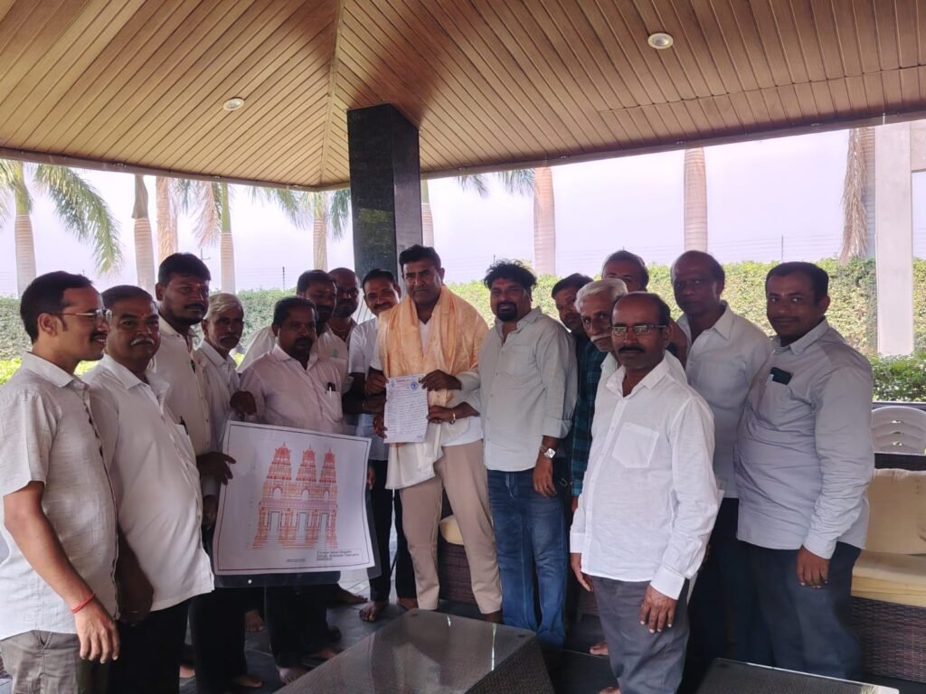 మార్కండేయ మందిరం పునర్నిర్మాణానికి సునీల్ రెడ్డి హామీ