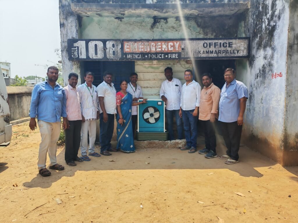108 సిబ్బందికి కూలర్ వితరణ చేసిన సర్పంచ్..