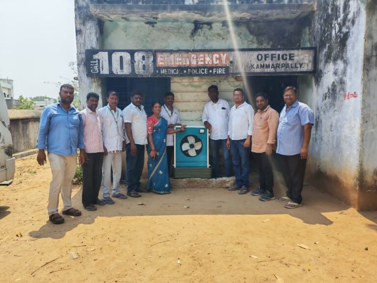 108 సిబ్బందికి కూలర్ వితరణ చేసిన సర్పంచ్..