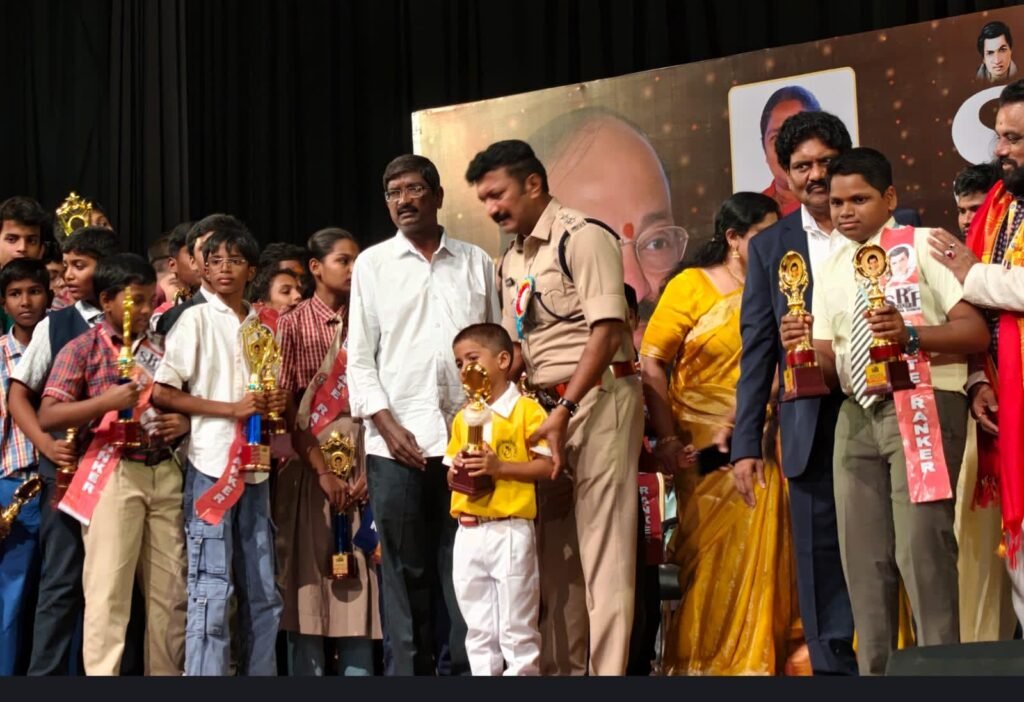 రాష్ట్రస్థాయి లో 6వ ర్యాంకు వేల్పూర్ అక్షర మోడల్ స్కూల్ విద్యార్థి.