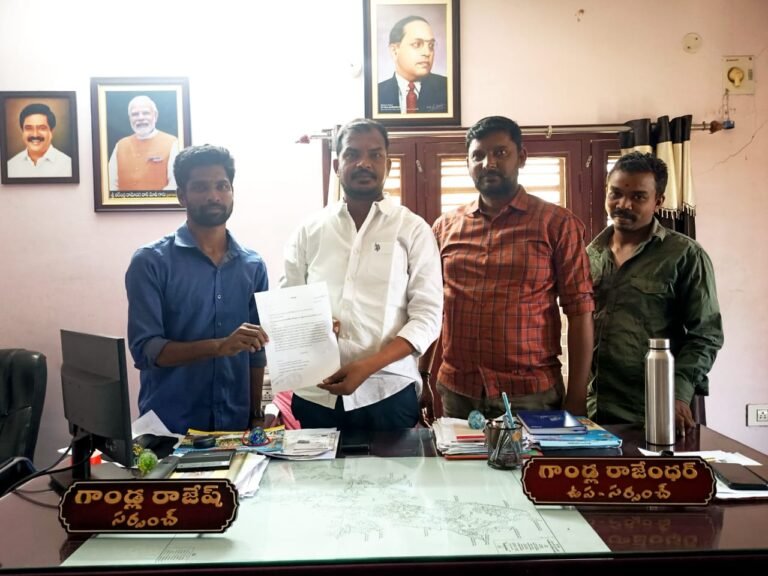 బాల్కొండలో బస్సు షెల్టర్ కోసం వినతి
