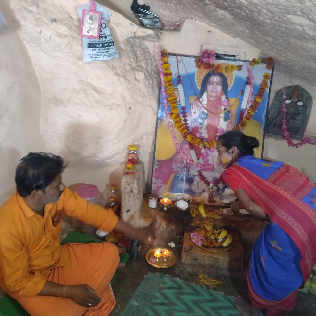 బాల్కొండ దత్త శబరి ఆశ్రమంలో సంకీర్తనలు, అన్నదానం