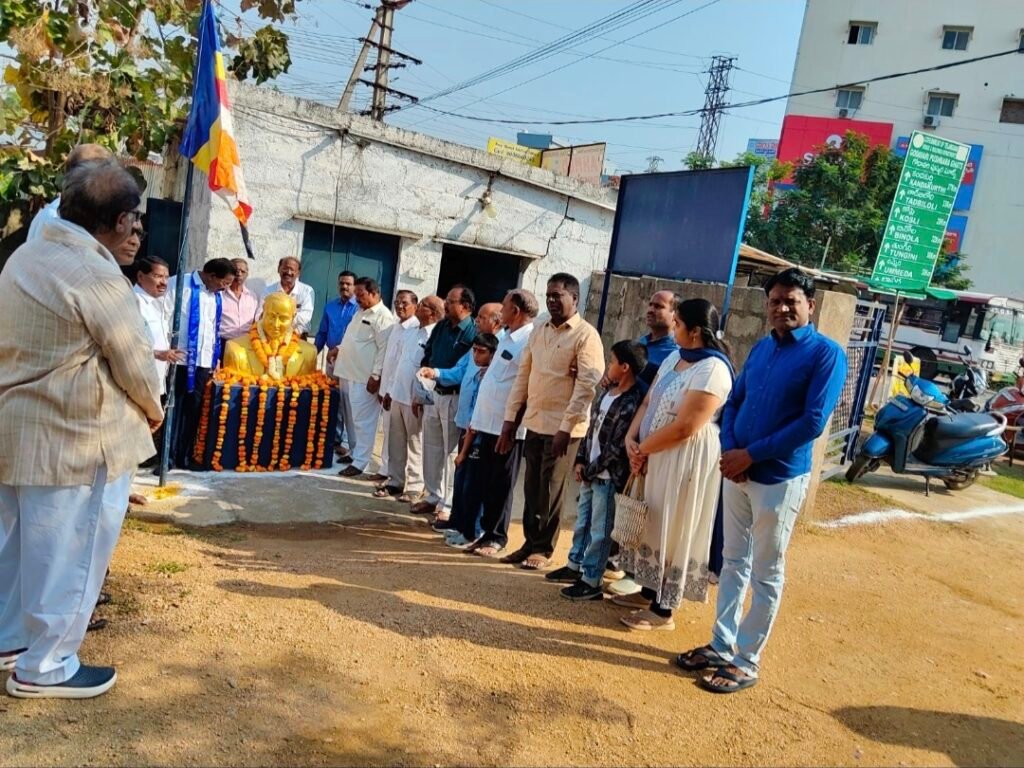 డాక్టర్ బాబాసాహెబ్ అంబేద్కర్ 135 జయంతి సందర్భంగా నివాలర్పించిన రిటైర్డ్ ఏటీవో రాములు