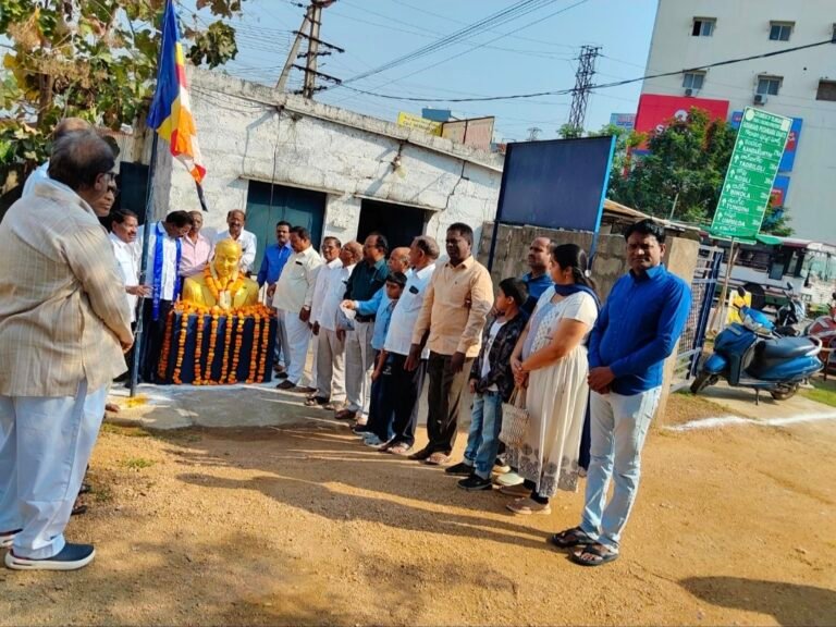 డాక్టర్ బాబాసాహెబ్ అంబేద్కర్ 135 జయంతి సందర్భంగా నివాలర్పించిన రిటైర్డ్ ఏటీవో రాములు