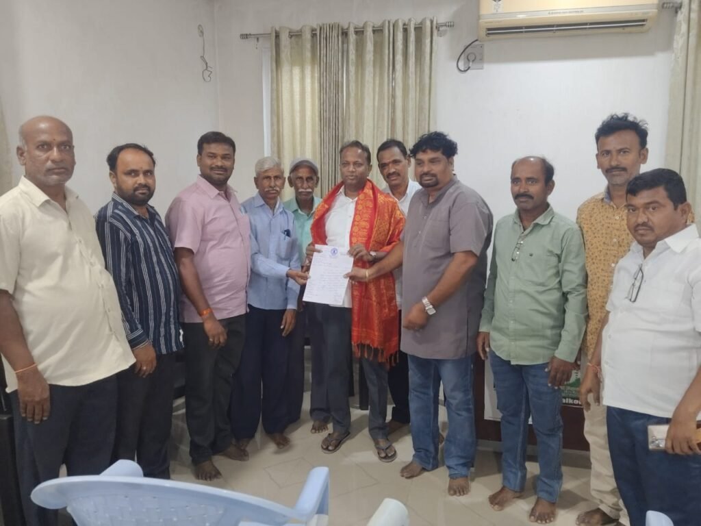 పునర్నిర్మాణ పనులకు సహకారాన్ని అందిస్తా…ఈరవత్రి అనిల్ హామీ