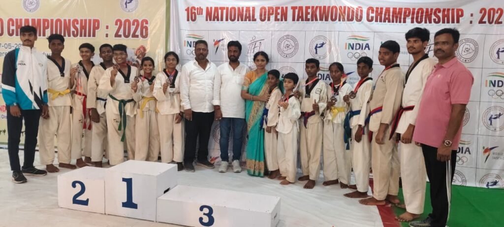 గద్వాల్ లో తైక్వాండో పోటీలలో నిజామాబాద్, ఆర్మూర్ నుండి గెలుపొందిన విద్యార్థులు…