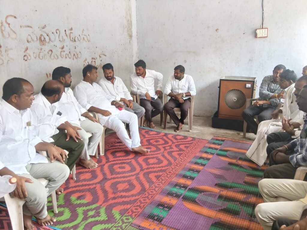 బాధిత కుటుంబాలను పరామర్శించిన సునీల్ కుమార్