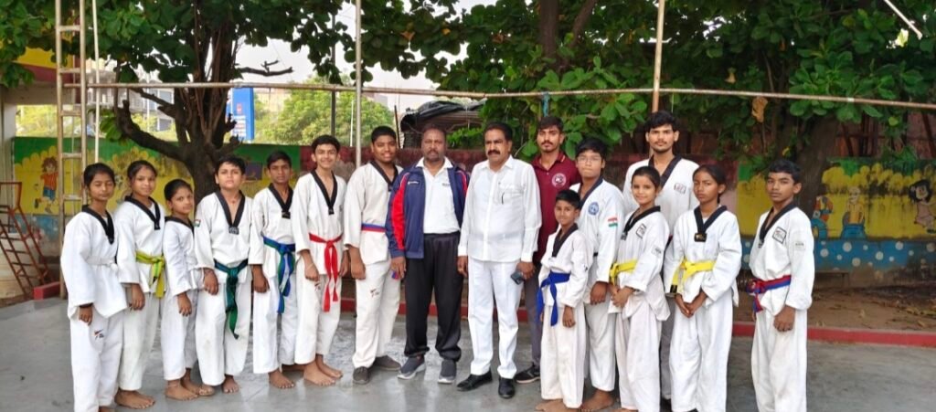 నిజామాబాద్ జిల్లా నుండి జాతీయస్థాయి తైక్వాండ్ పోటీలకు ఎన్నికైన విద్యార్థులు…