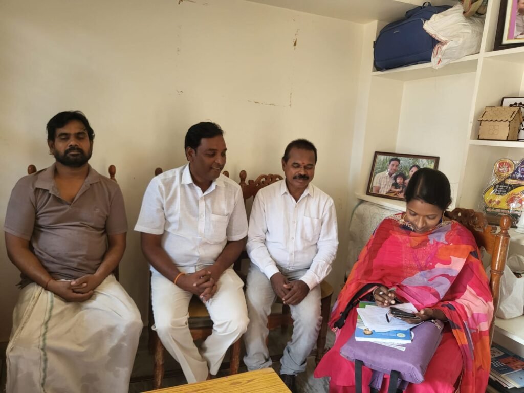 కిసాన్ నగర్ గ్రామంలో ఇండ్ల గణనను  క్షేత్రస్థాయిలో పరిశీలించిన అడిషనల్ చార్జ్ ఆఫీసర్ బట్టు రాజేశ్వర్