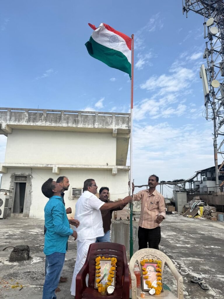 జిల్లా సబ్ రిజిస్టార్ కార్యాలయం లో తెలంగాణ ఆవిర్భావ దినోత్సవ వేడుకలు…