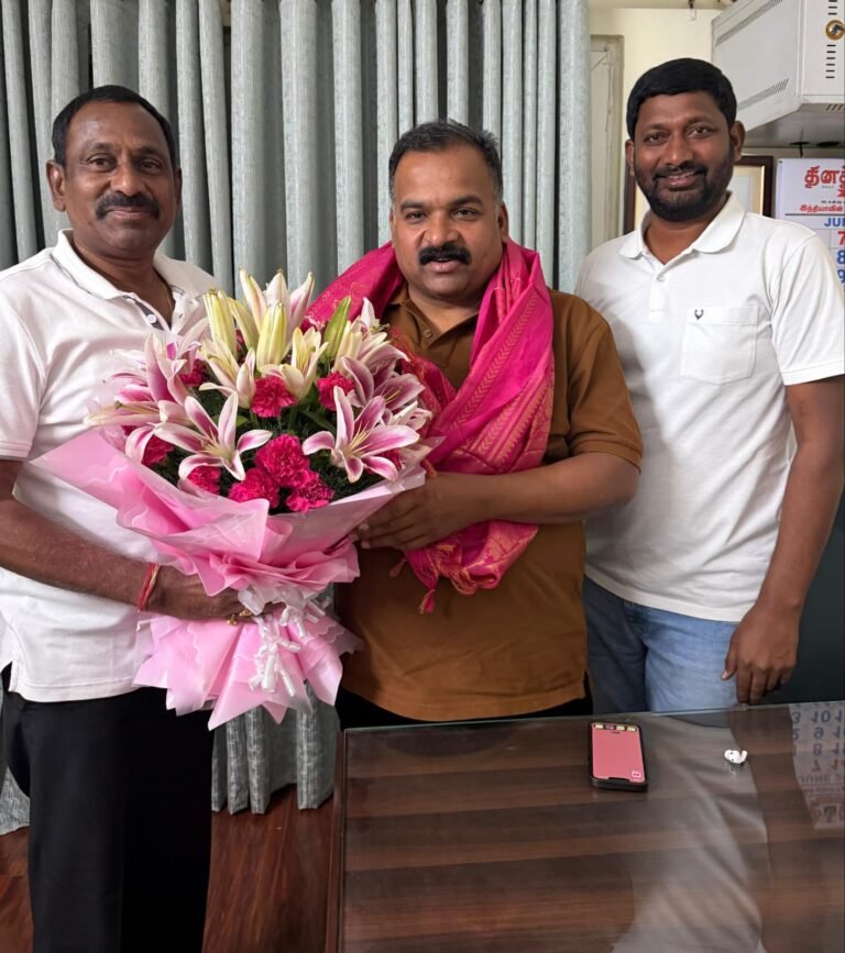 మాణిక్యం ఠాగూర్ ను  అభినందించిన మోహన్ రెడ్డి , వెంకటేష్ గౌడ్