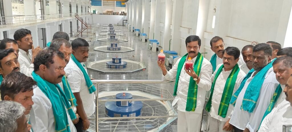 నా రక్తం తీసుకోండి… పొలాలకు నీళ్లు ఇవ్వండి_మాజీ మంత్రి ప్రశాంత్ రెడ్డి