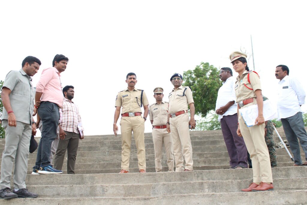 శ్రీరామ్ సాగర్ లో గోదావరి పుష్కర ఏర్పాట్లను పరిశీలించిన సిపి చైతన్య