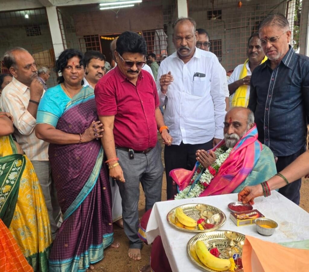 తొర్లికొండ జ్ఞానేశ్వర స్వామి ఆశ్రమంలో గురు పౌర్ణమి  వేడుకలు…