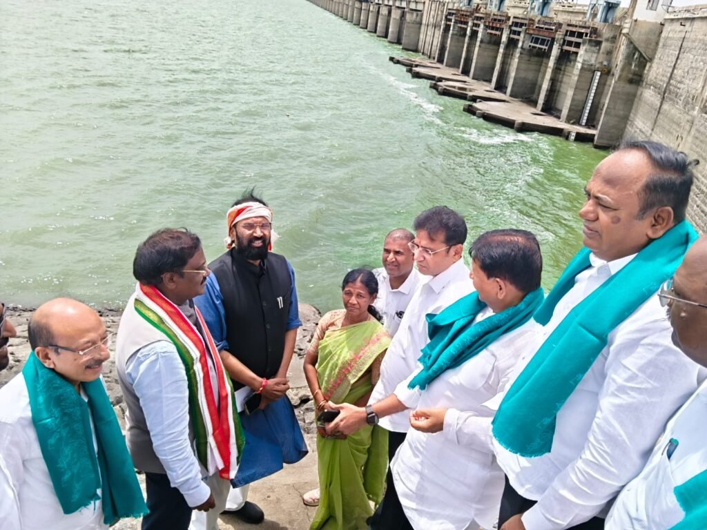 ఎస్సార్ఎస్పీ ను సందర్శించిన భారీ నీటిపారుదల శాఖ మంత్రి ఉత్తమ్ కుమార్ రెడ్డి