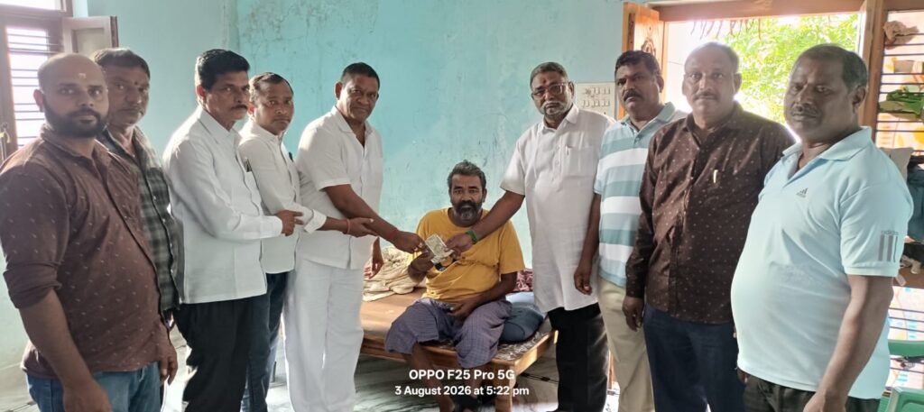 పదివేల రూపాయల ఆర్థిక సహాయం  అందజేత