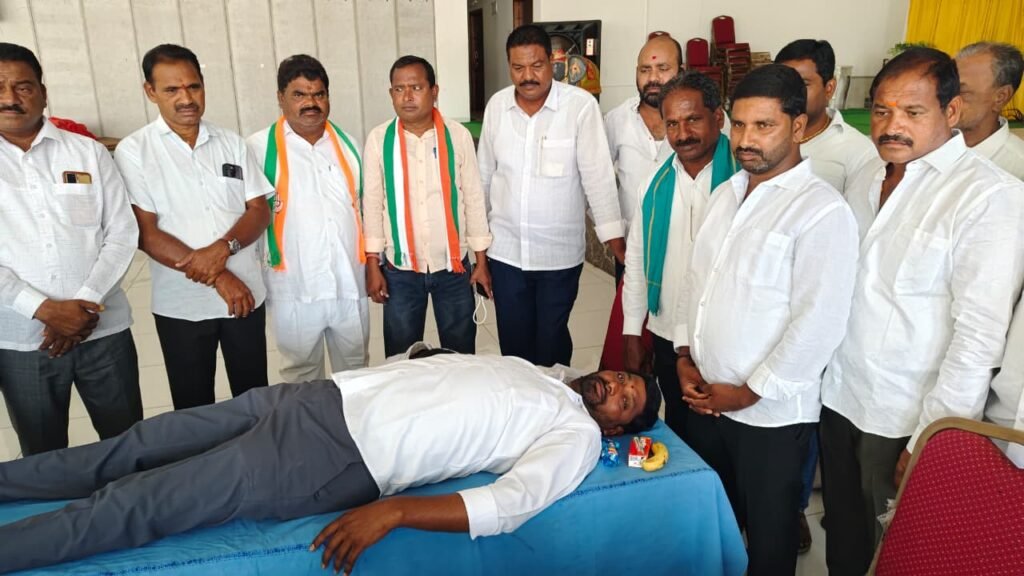మాజీ ప్రభుత్వ విప్ అనిల్ ఈరవత్రి జన్మదిన సందర్భంగా రక్తదాన శిబిరం
