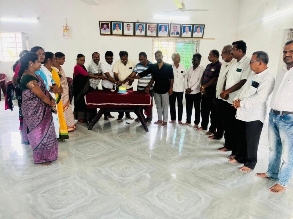 ఆర్మూర్ లో 5 వ తర్ప రాంనగర్ పద్మశాలి సంఘంలో అనీల్ ఈరవత్రి జన్మదిన వేడుకలు…